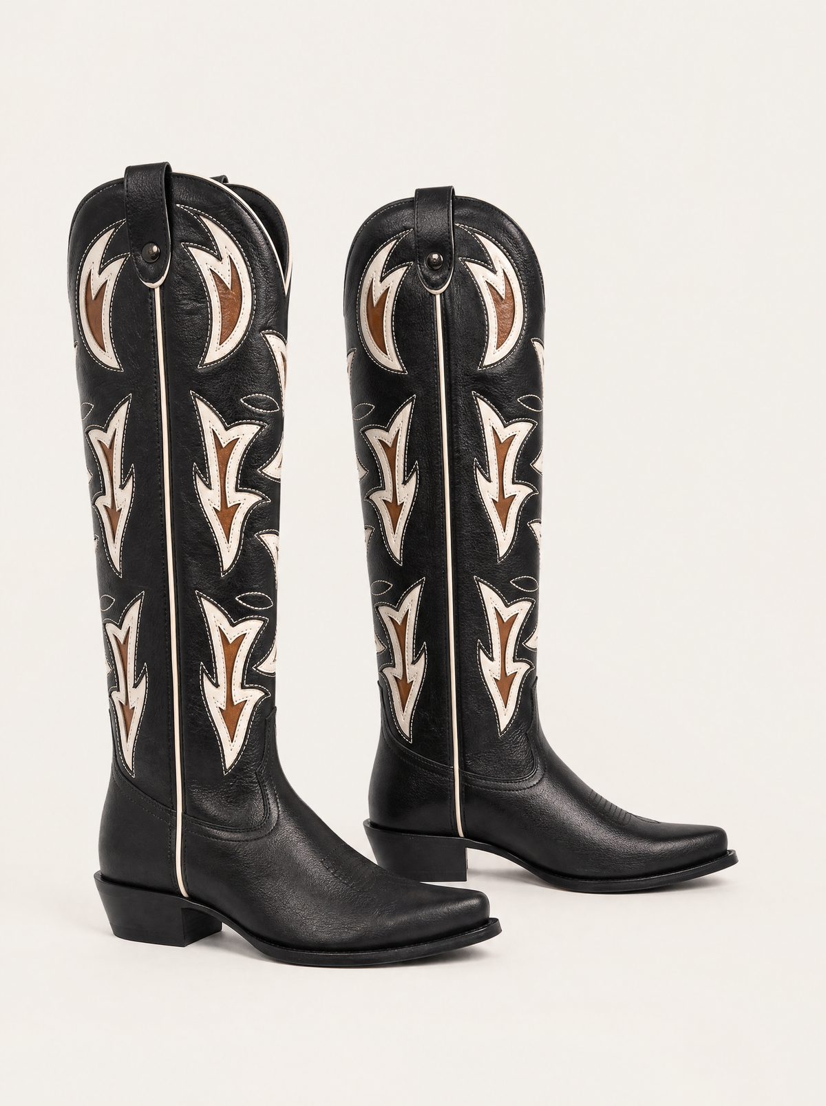Bota Ossade · Negro